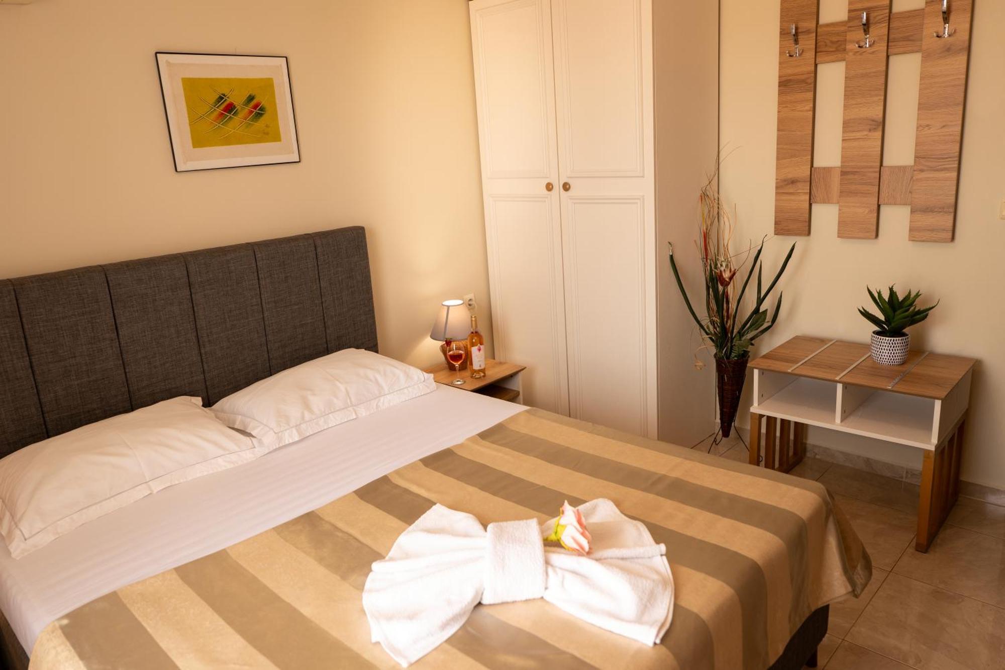 Rodos House Hotel Поморие Екстериор снимка