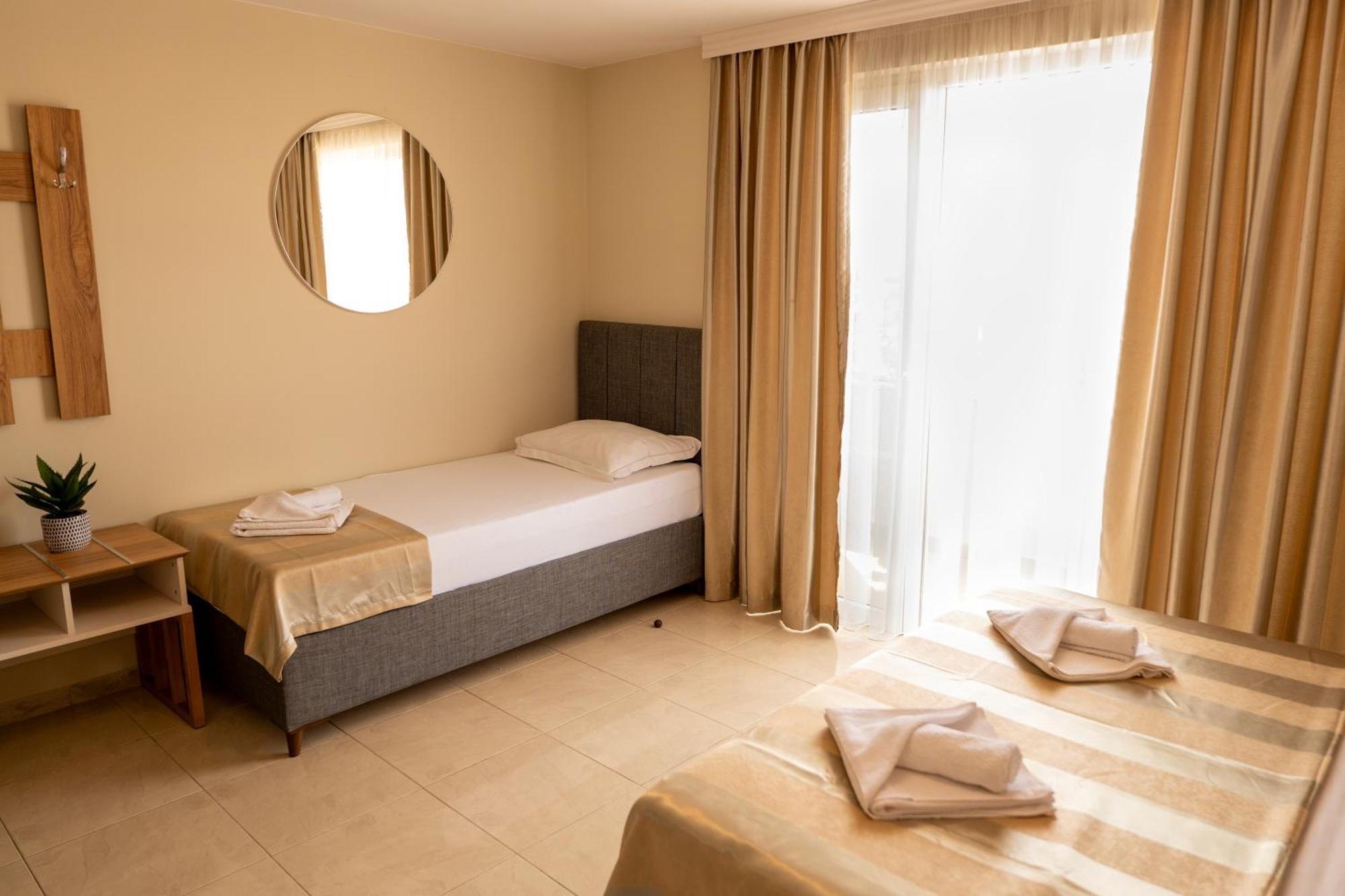 Rodos House Hotel Поморие Екстериор снимка