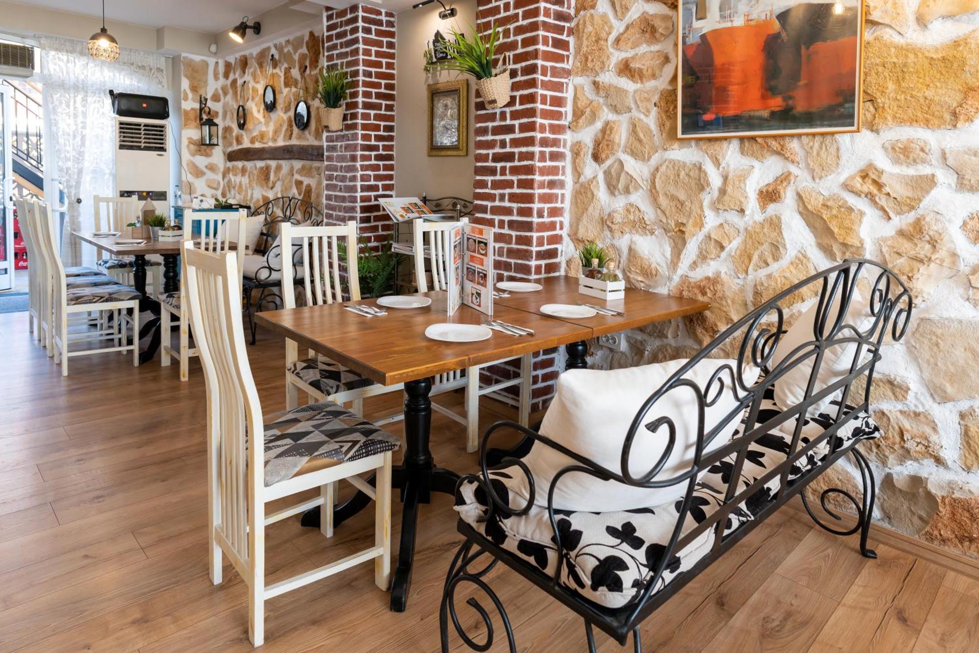 Rodos House Hotel Поморие Екстериор снимка